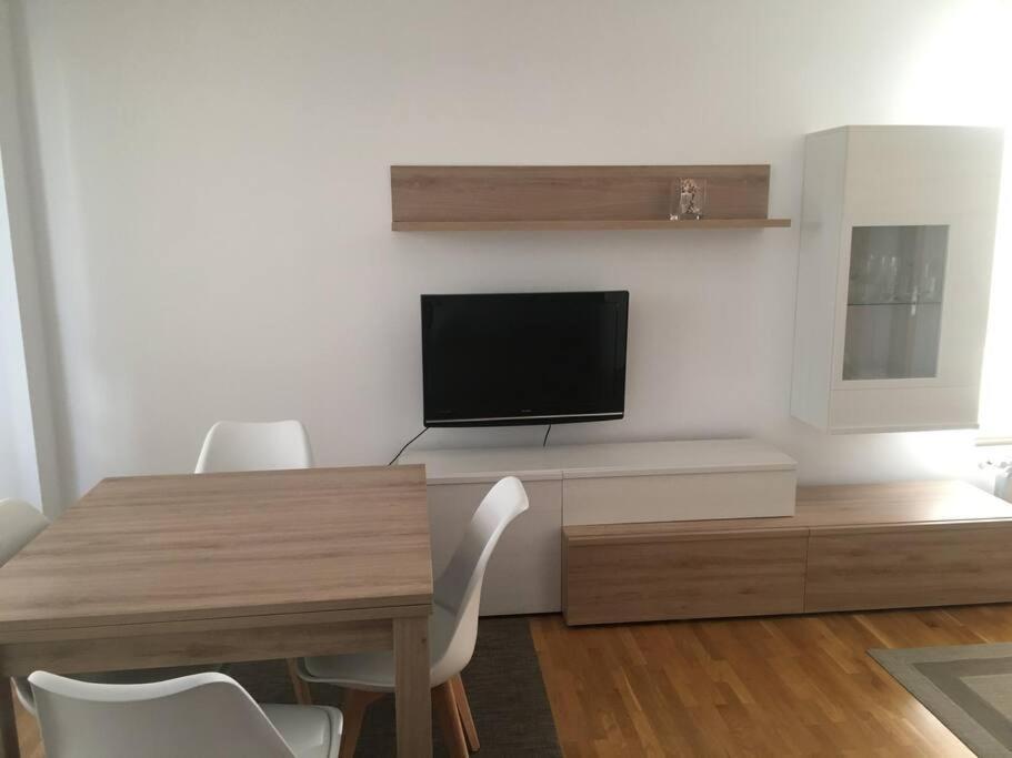 Carmarez Apartment Puerto de Vega Luaran gambar